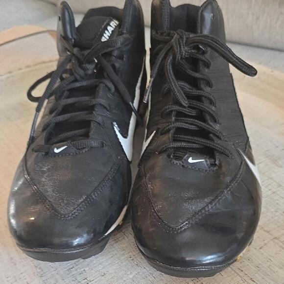 Nike Black and White Alpha Shark Men's Athleticl Shoes - Picture 2 of 7